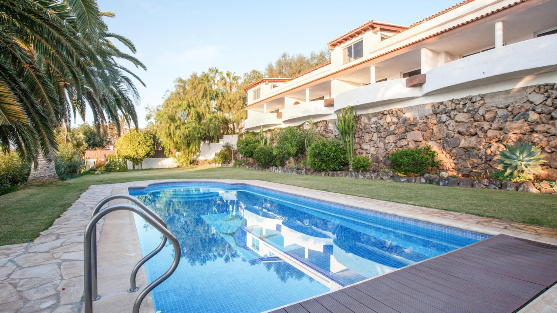 Bild mit Blick auf den Pool